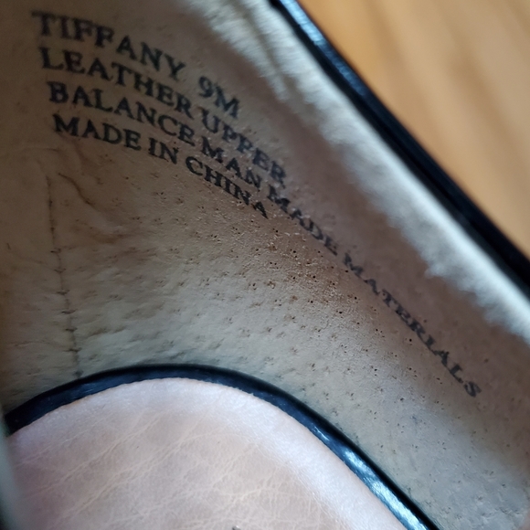 Kelsi Dagger Brooklyn Tiffany Platform Pump - Picture 11 of 13